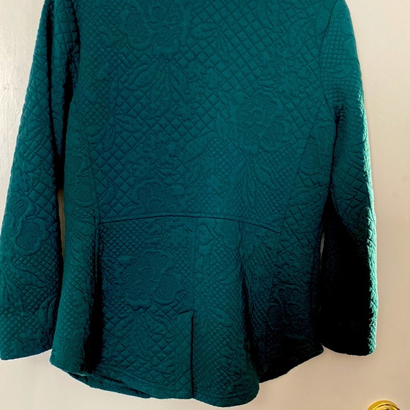 Issac Mizrahi Quilted Jacket. Size Small. Lightweight. Practical. Versatile. - Picture 5 of 8